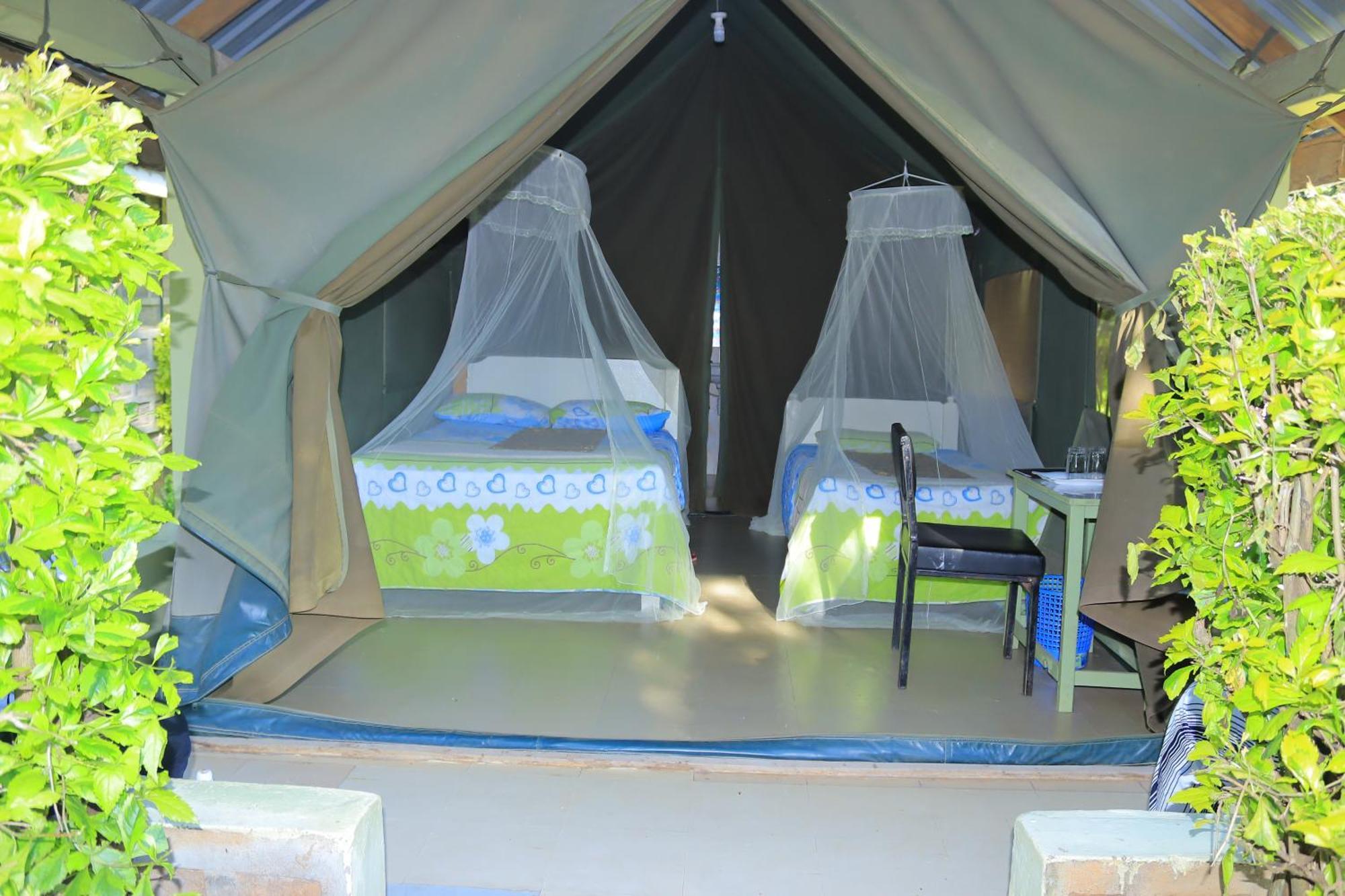 Rhino Tourist Camp Hotell Ololaimutiek Eksteriør bilde